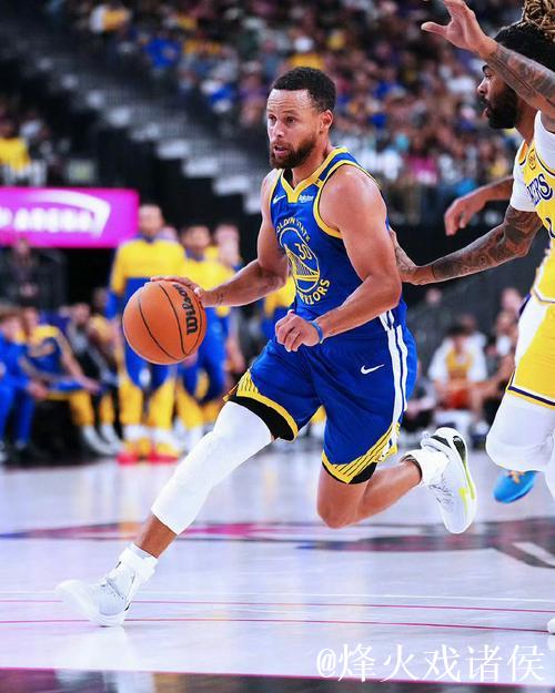 库里16分领衔勇士狂胜湖人，布朗尼手感冰凉，季前赛5连胜到手